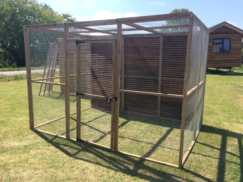 6ft x 9ft Animal Run (16G Fox/Dog Proof - Mesh Top)