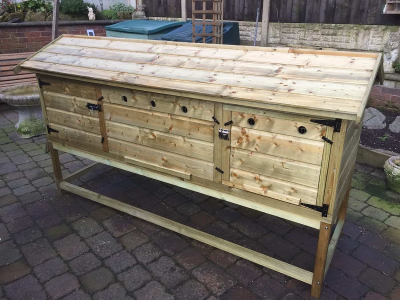 6ft British Giant Rabbit Hutch on Stand