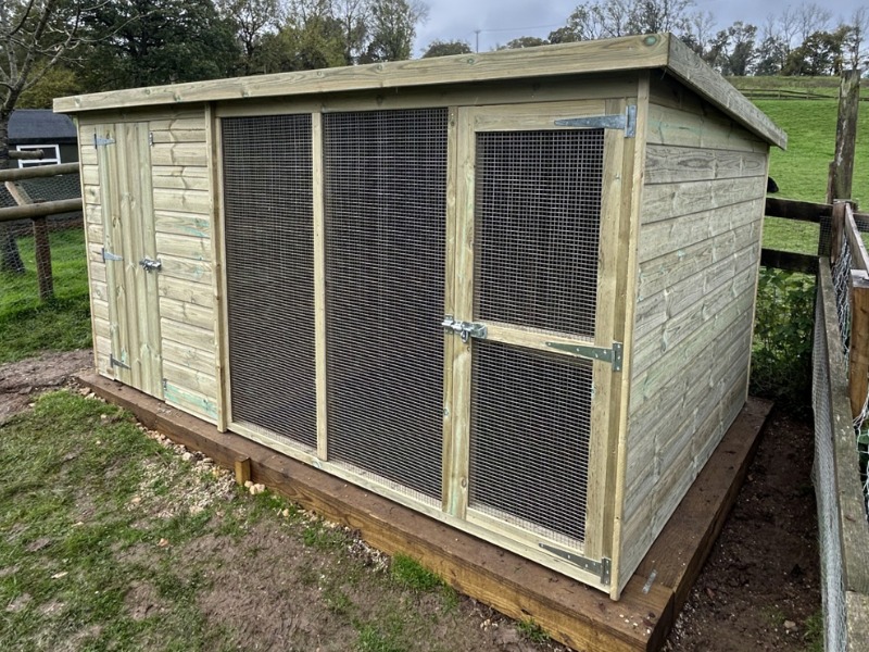 The Warren Rabbit House and Run